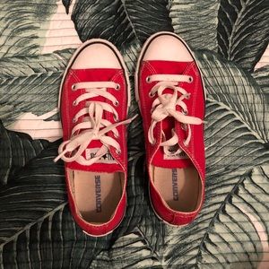 RED CONVERSE